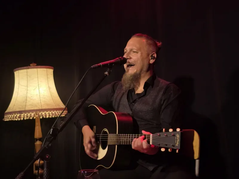 Veranstaltungsmotiv: Roman Hofbauer – „DYLAN, CASH & SELTEN GEHÖRTES“
